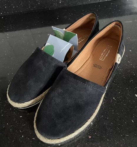 Lovely new navy - navy, suede