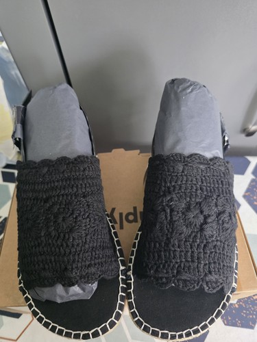Brand new simply black - new,