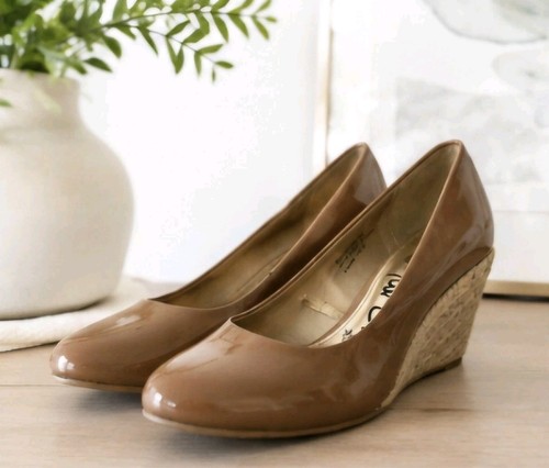 Womens 37 tan patent - 4,