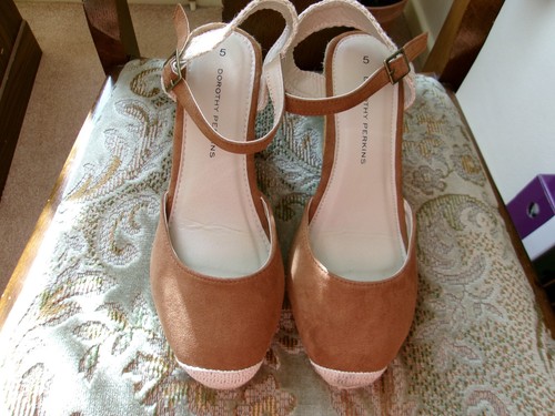 Sandals wedge heel - -,